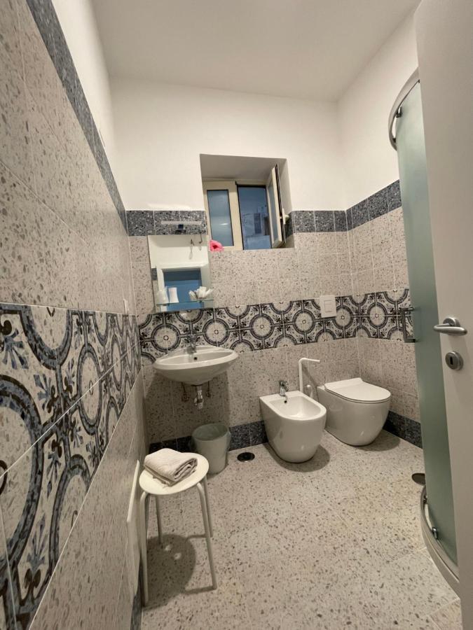 Double or Twin Room Bathroom,1262756950:JPEG
