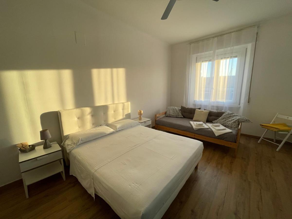 Camera Tripla Basic con Bagno in Comune