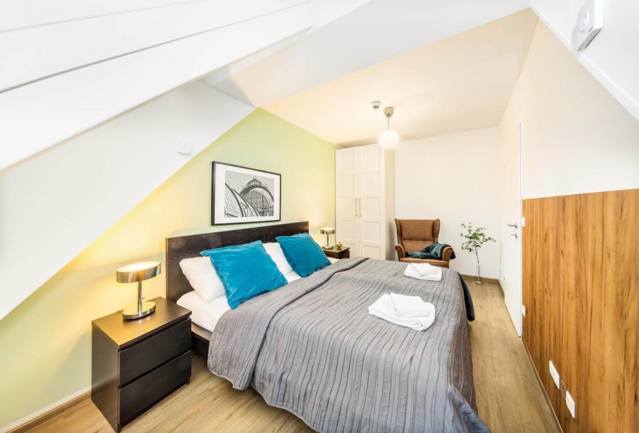 Executive 1-Bedroom Balcony,1360666919:JPEG