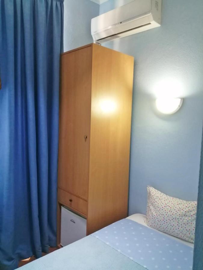 Single Room,1361909279:JPEG