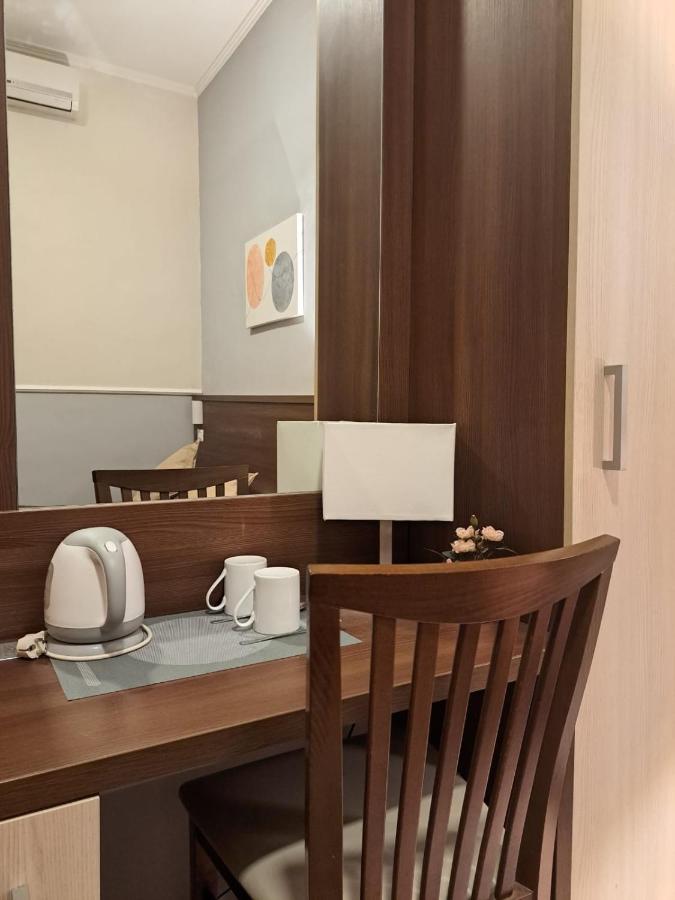 Small Double Room,1362462860:JPEG
