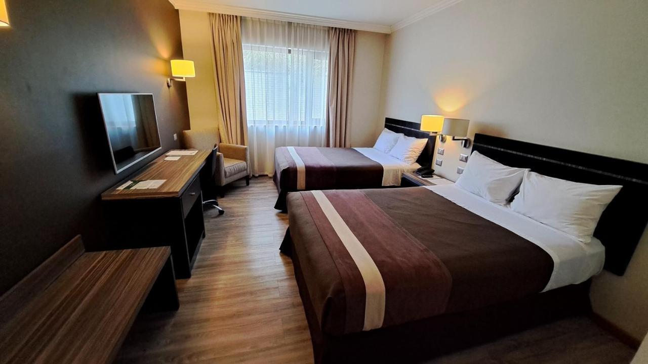 Queen Room Two Queen Beds,1362532448:JPEG
