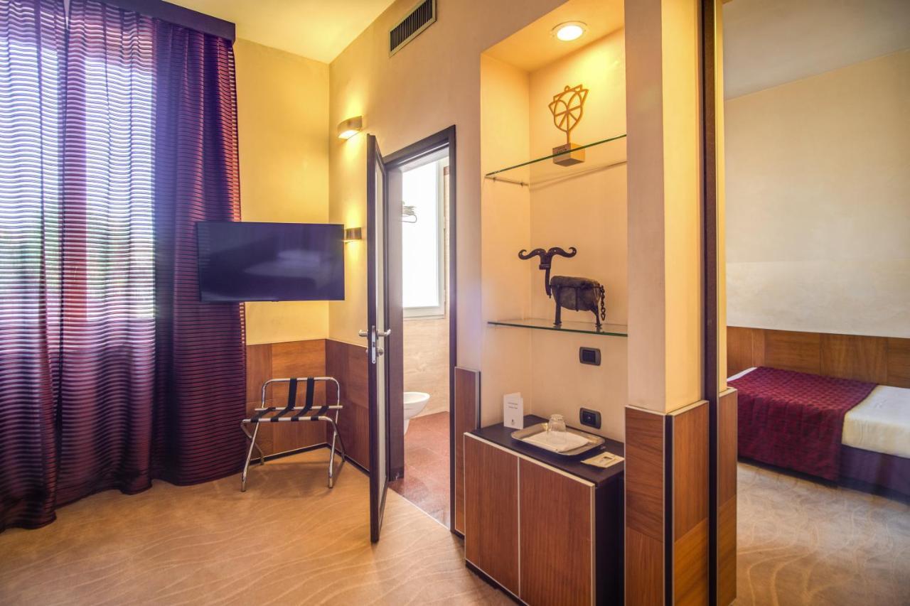 Single Room,1366027631:JPEG