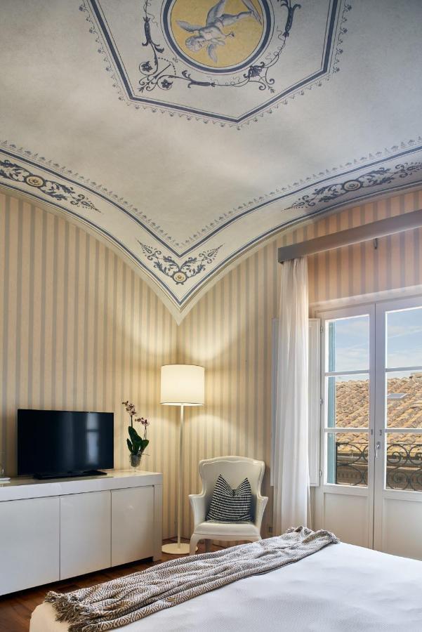 Superior King Room,1362879149:JPEG