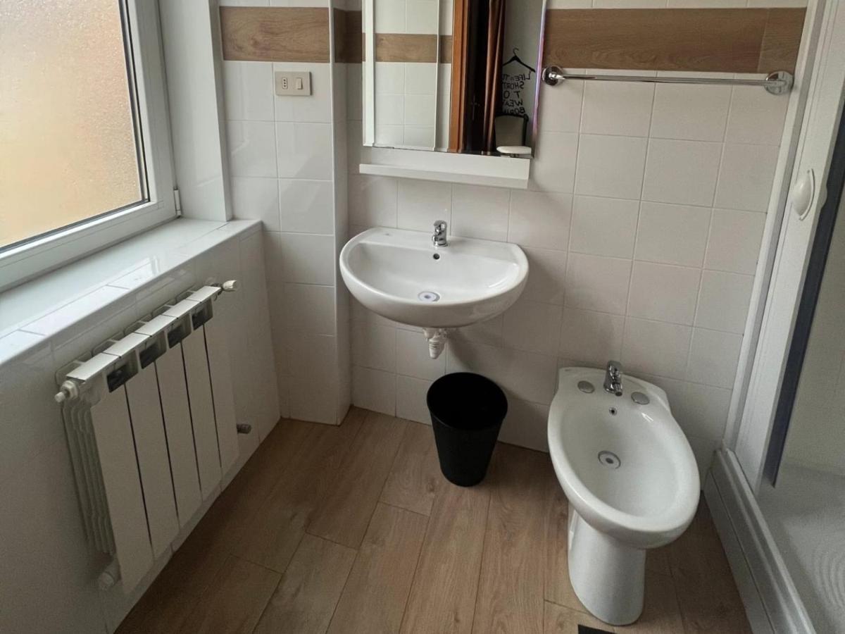 Twin Room Private Bathroom