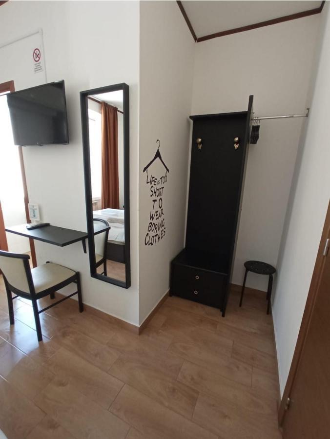 Twin Room Private Bathroom