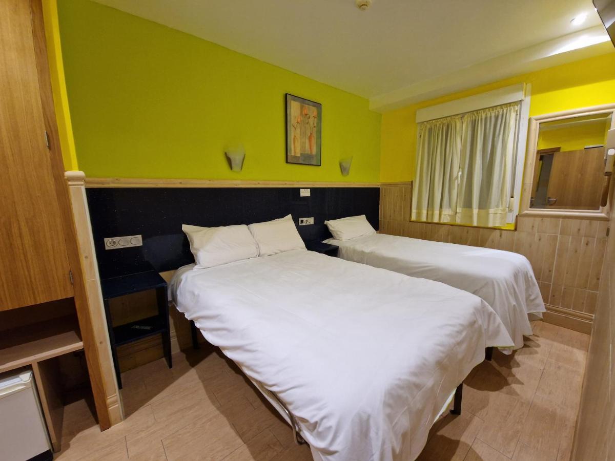 Twin Room,1364851055:JPEG