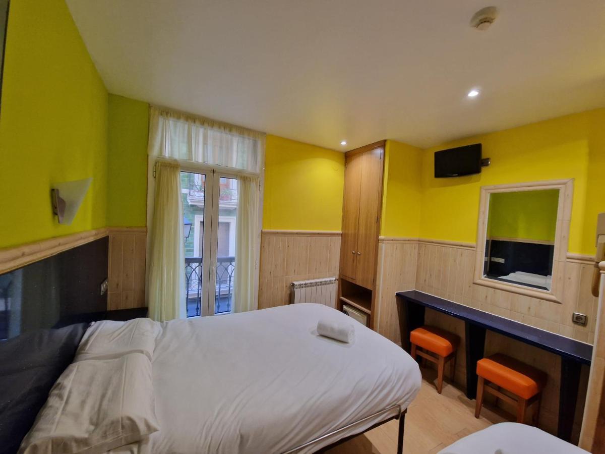 Standard Twin Room,1364851589:JPEG