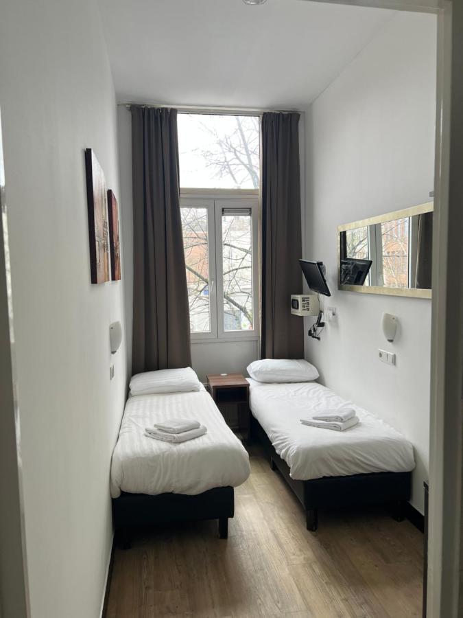 Twin Room,1365235526:JPEG
