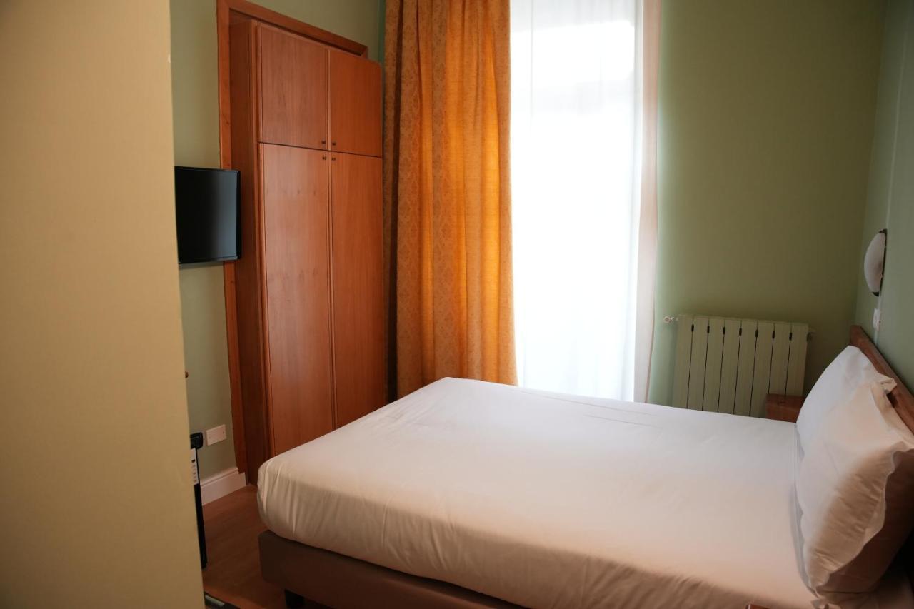 Double Room,1360888154:JPEG