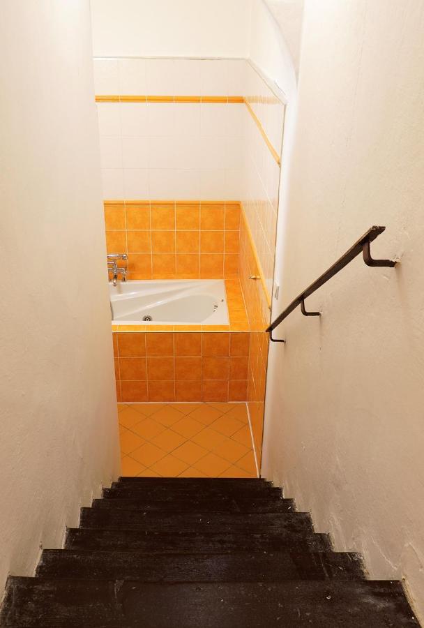 One-Bedroom Apartment Spa Bath