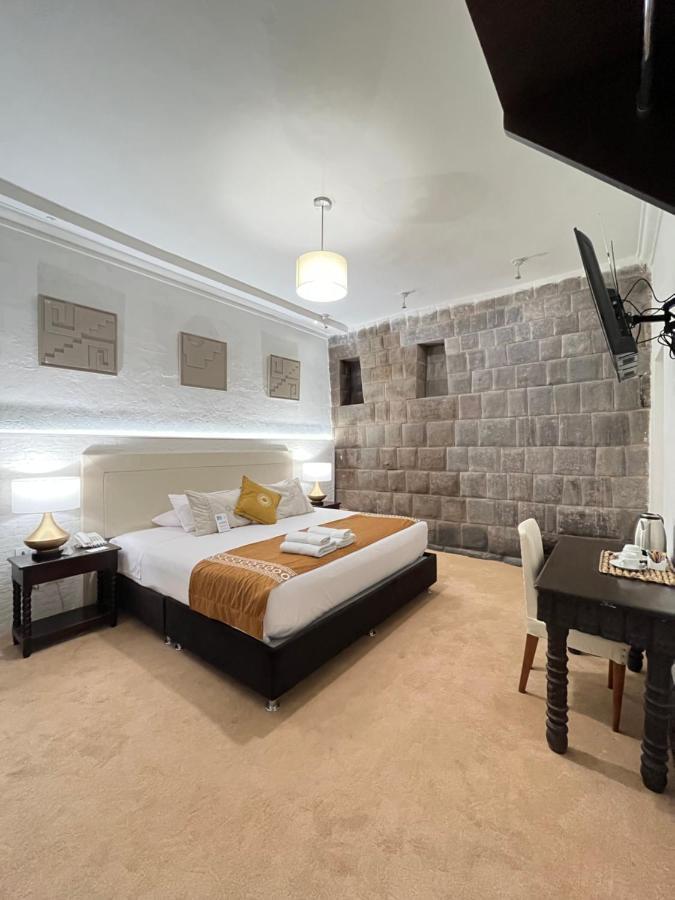 Superior King Room,1366794785:JPEG