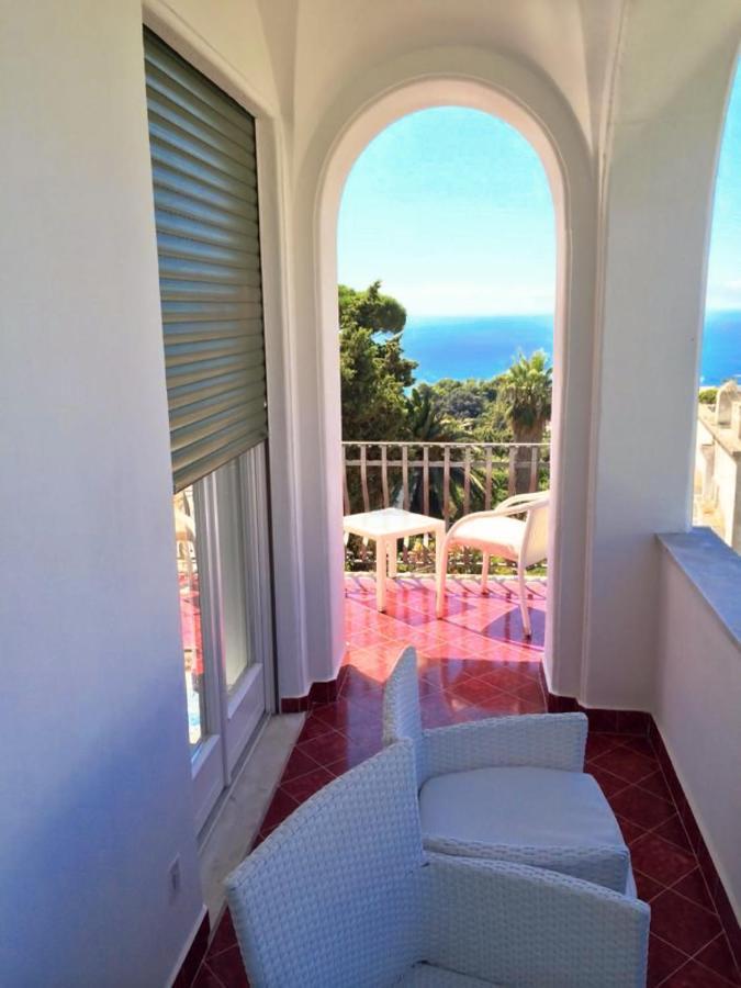 Large Double Room Balcony Partial Sea View,784197891:JPEG