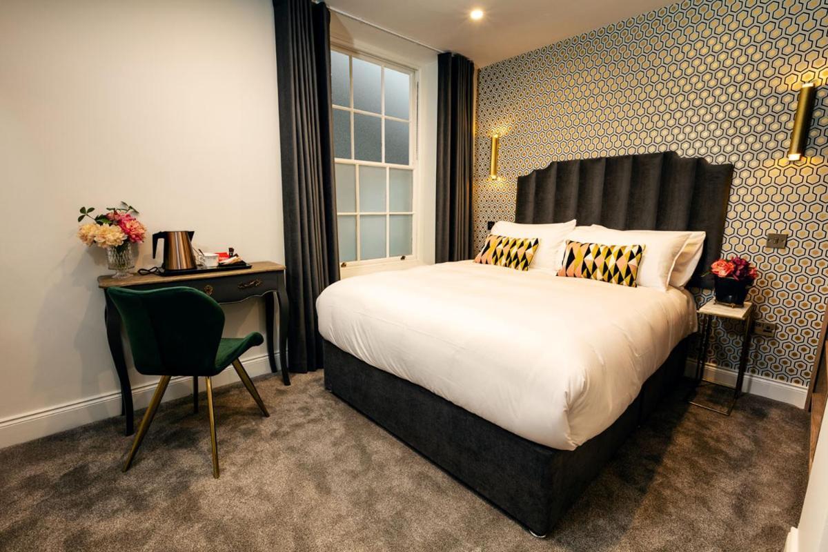 Double Room,1370458985:JPEG