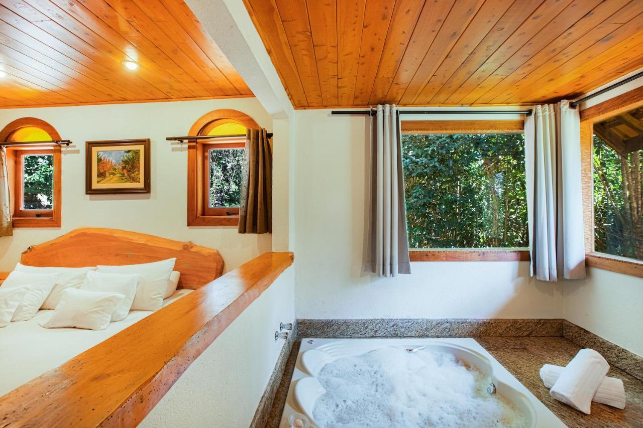 Luxury Couple Chalet,1370694191:JPEG