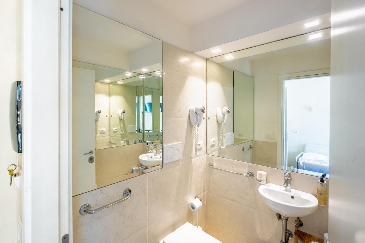 Premium Quadruple Room,1370836418:JPEG