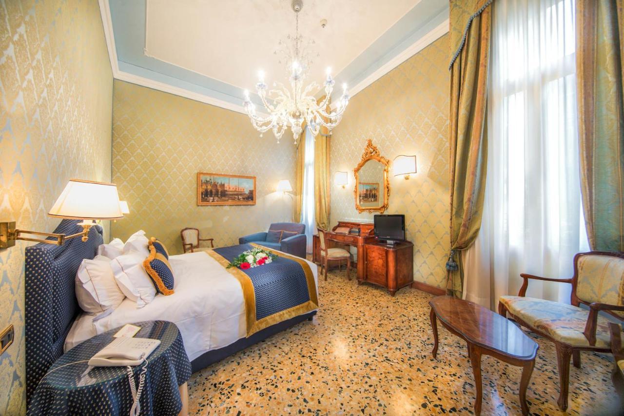 Suite Junior con vistas al canal