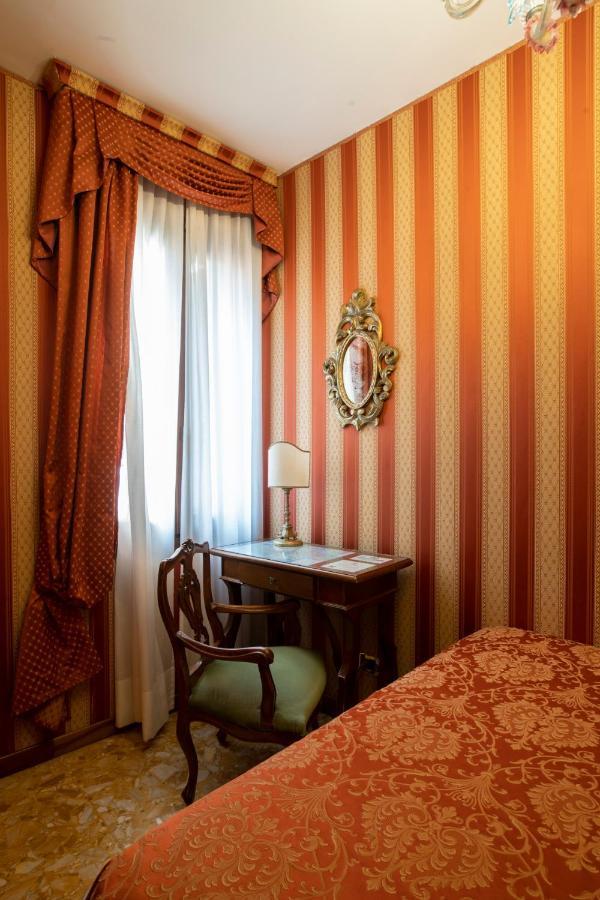 Single Room,1371466478:JPEG