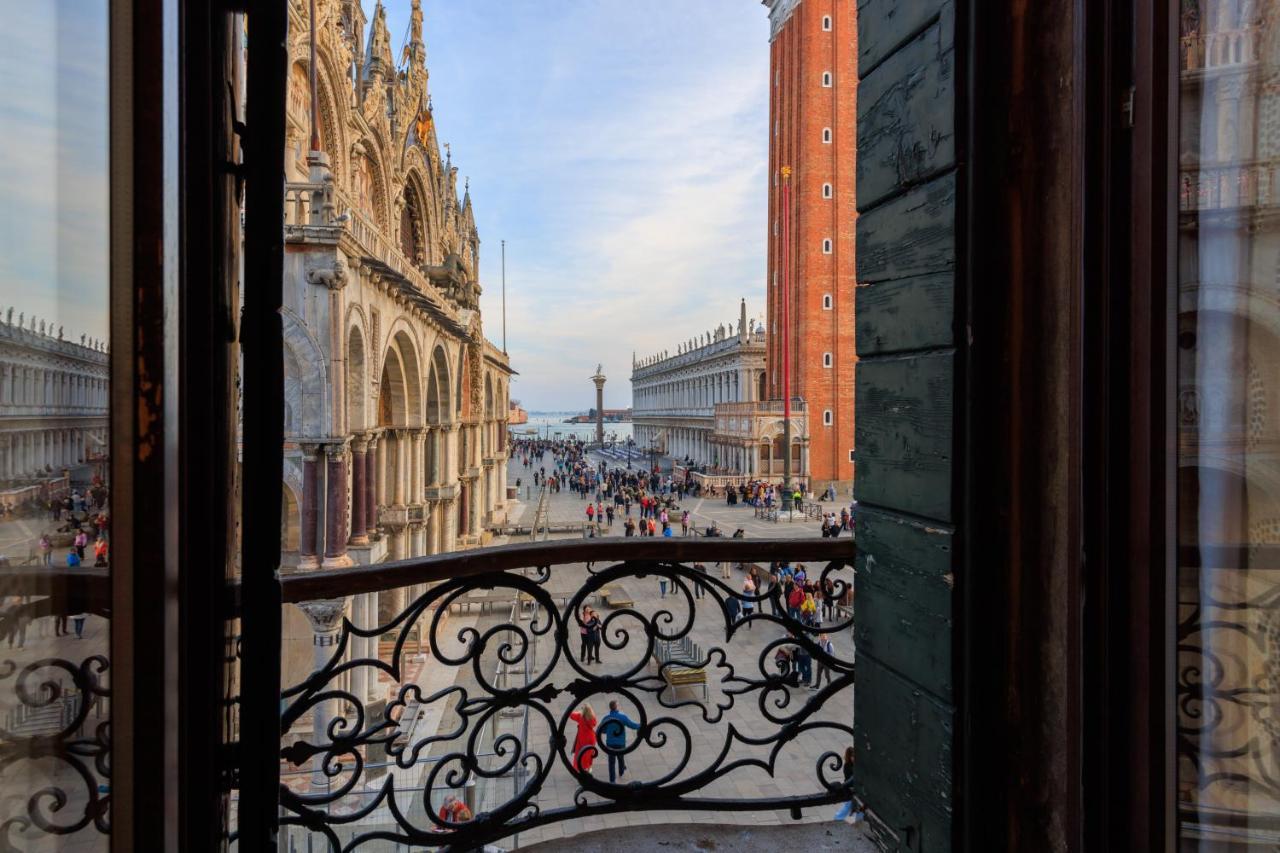 Triple Room with San Marco Square View,1373078282:JPEG