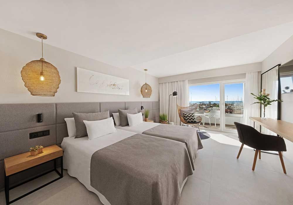 Superior Double or Twin Room Sea View