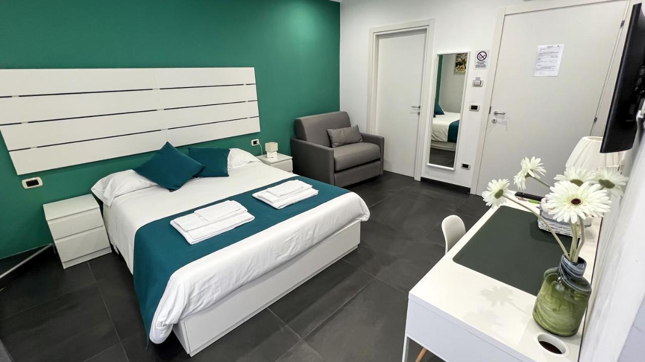 Triple Room with Private Bathroom and Balcony,1374125468:JPEG