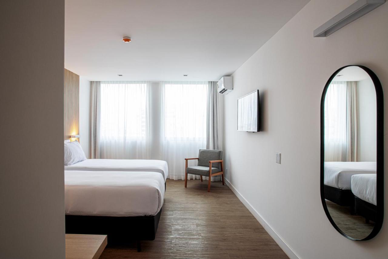 Twin Room with City View,1376937944:JPEG