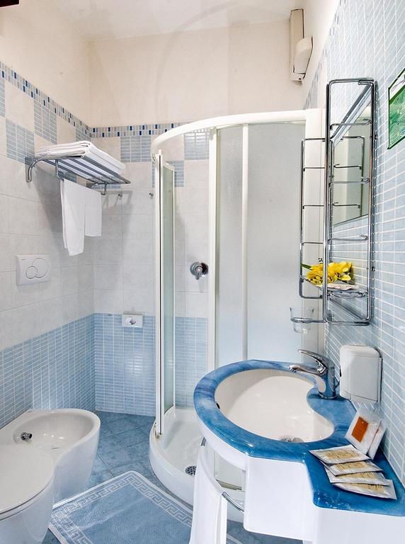 Triple Room,757544770:JPEG