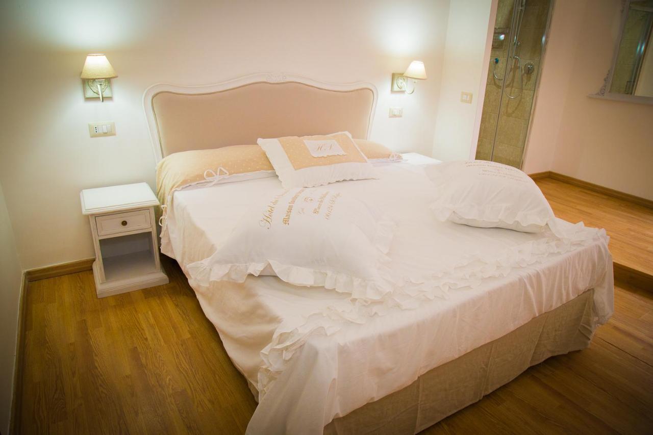 Deluxe Double Room,1377079571:JPEG
