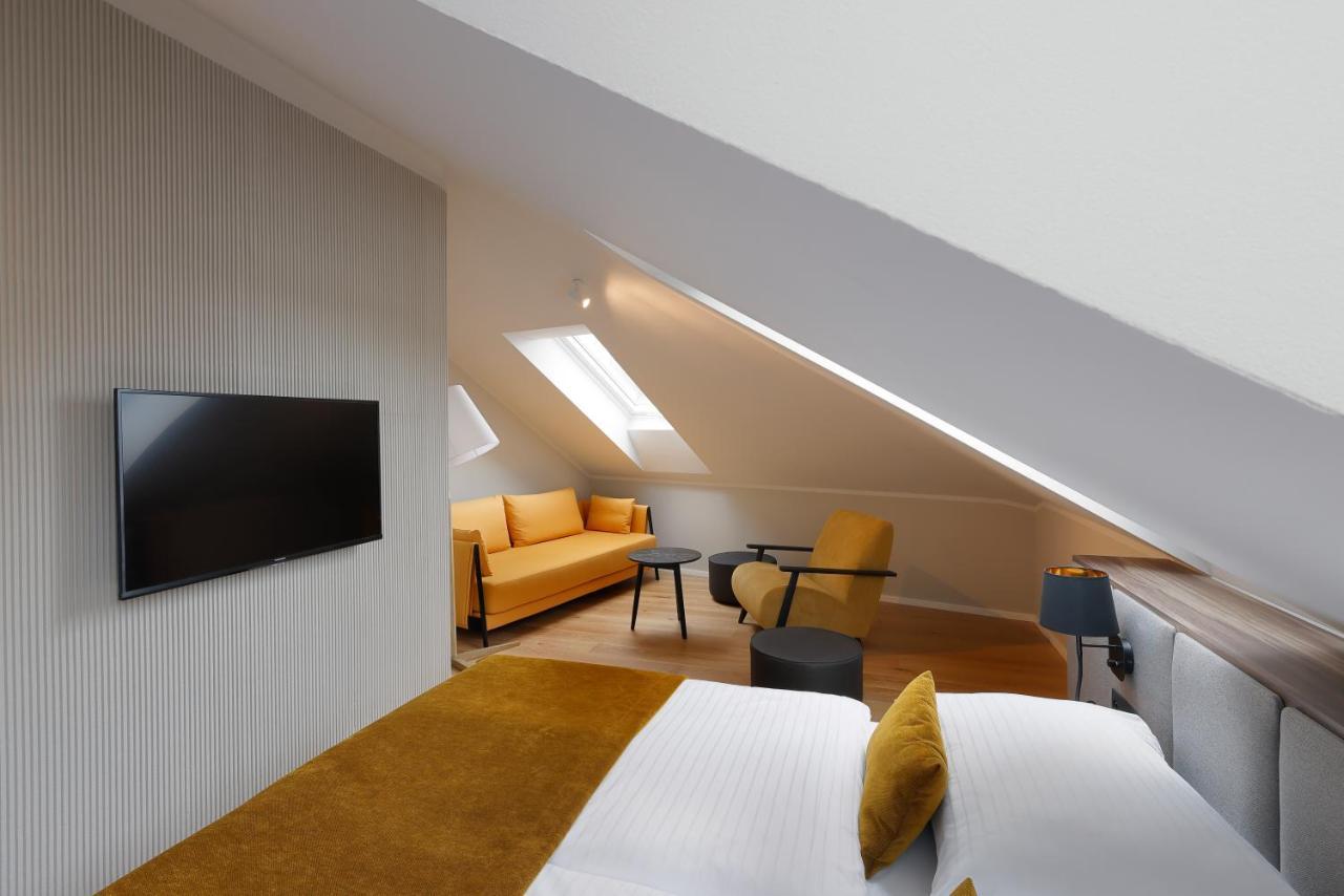Junior Suite,1368891053:JPEG