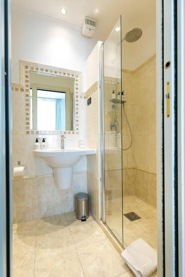 Deluxe Double Room,1379062391:JPEG
