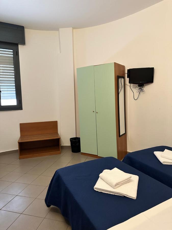 Twin Room,1379083193:JPEG