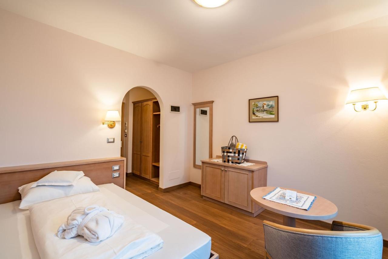 Single Room,1379462564:JPEG