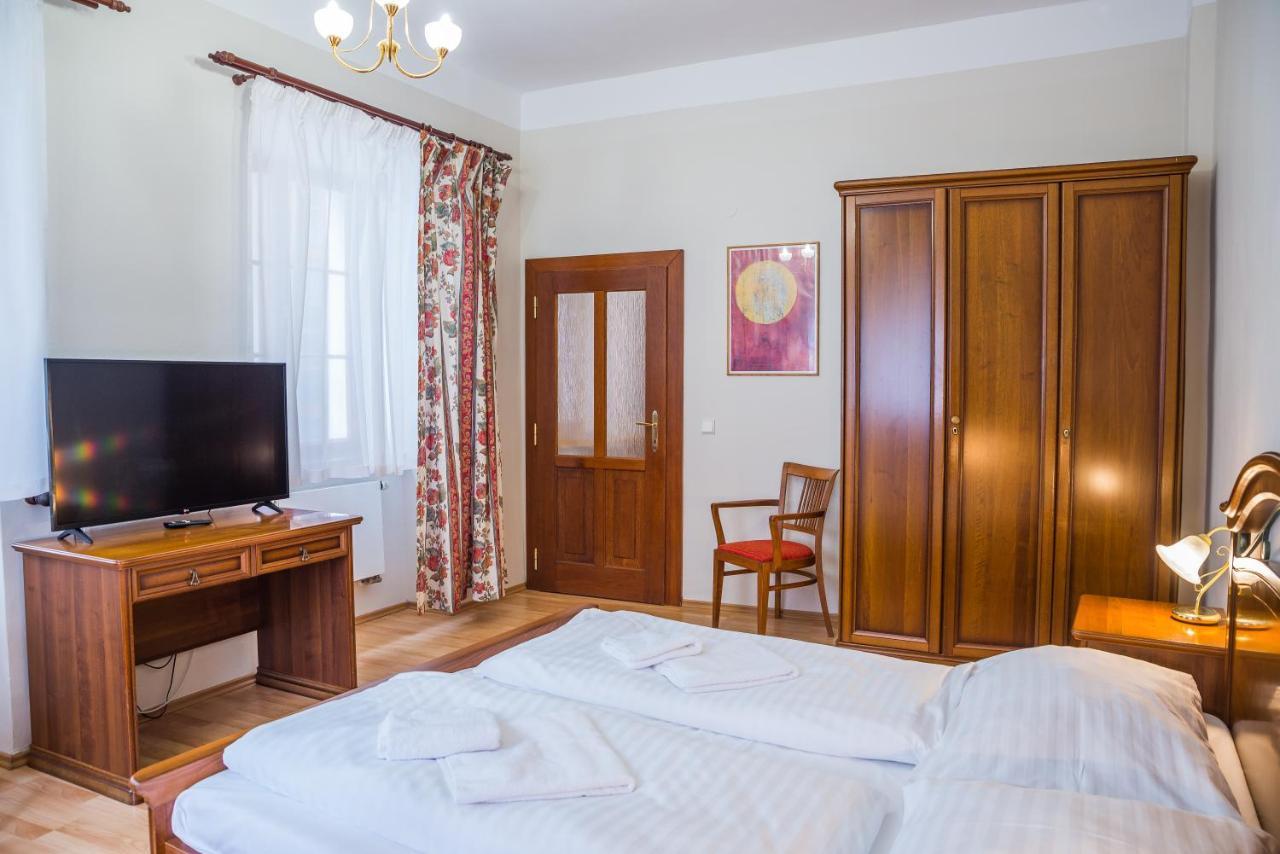 Double Room,1381639778:JPEG