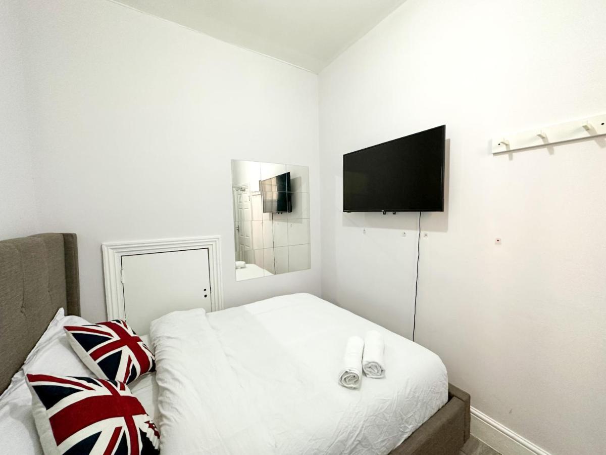 Double Room,1381919762:JPEG