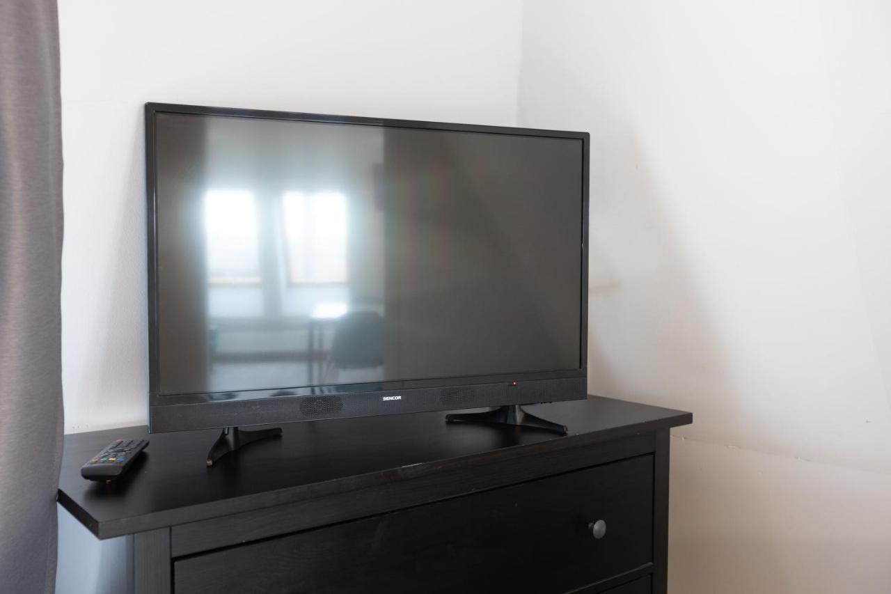 One-Bedroom Apartment,1387002548:JPEG