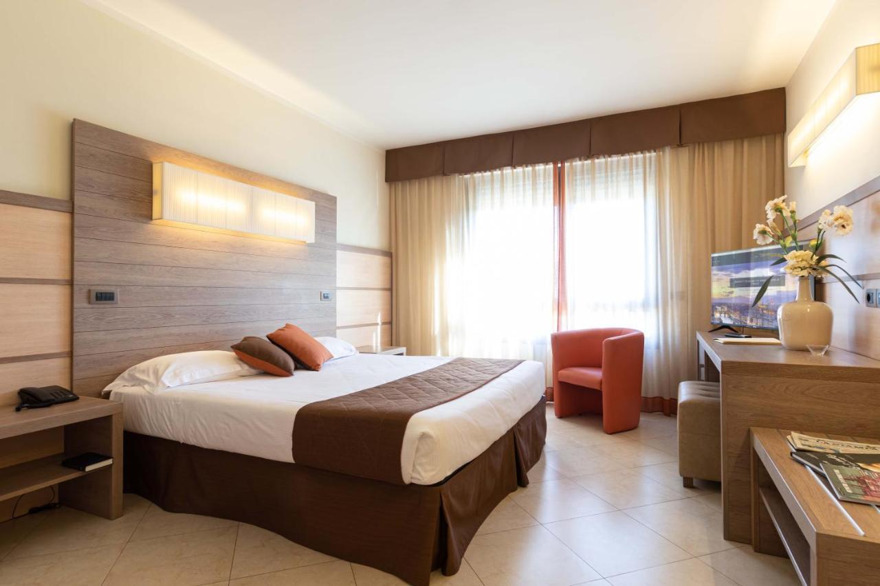 Double Room,1387353917:JPEG