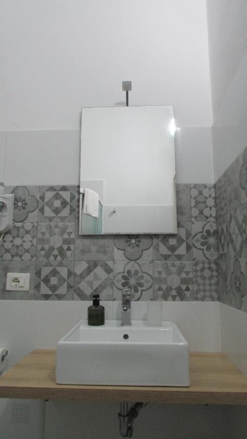 Classic Triple Room,1385835170:JPEG