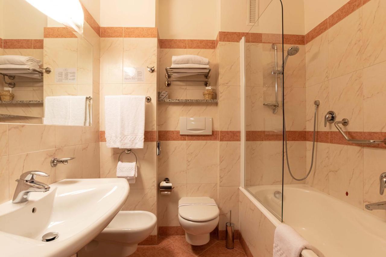 Triple Room,1383080234:JPEG