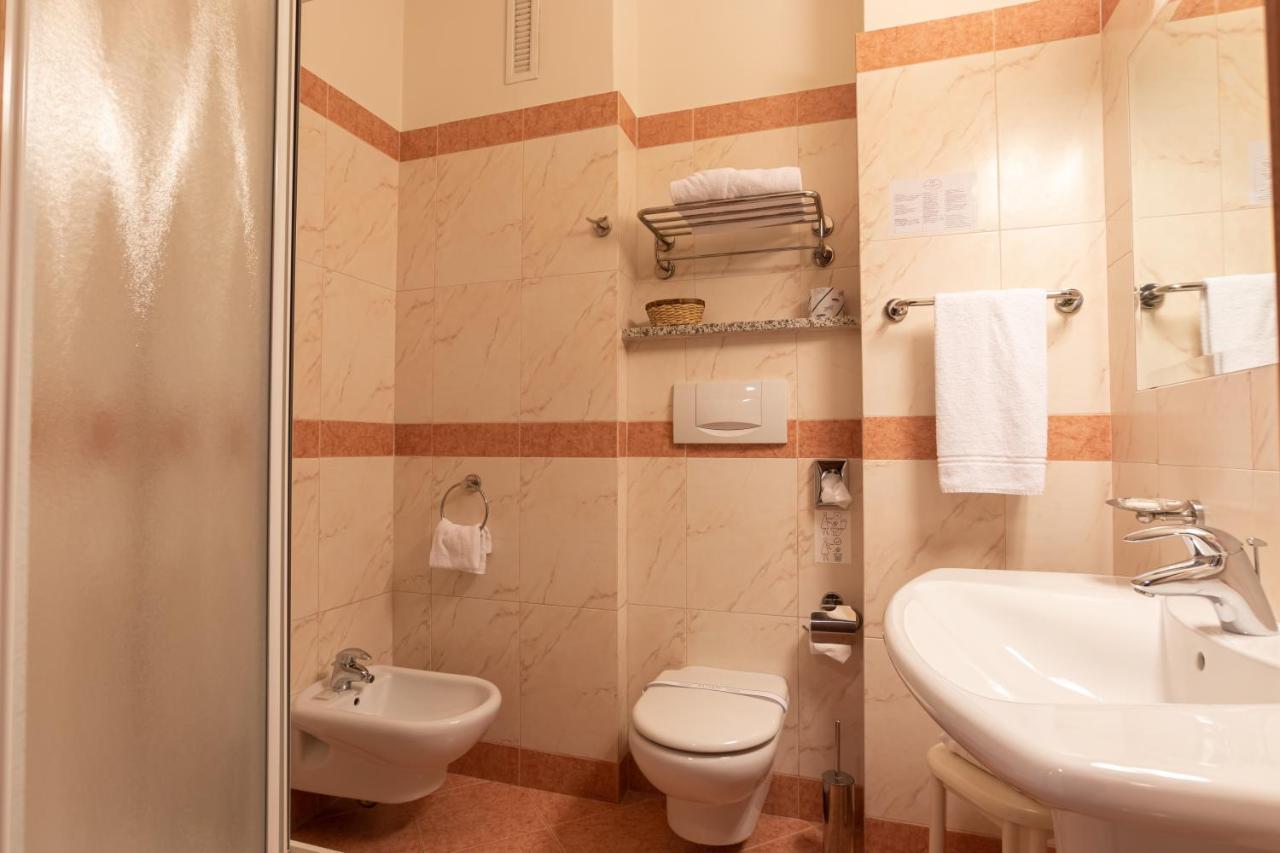 Quarto Individual com Acesso à Piscina