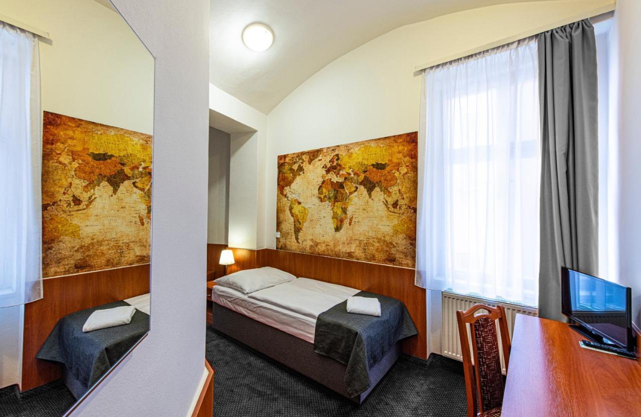 Single Room,1394100977:JPEG