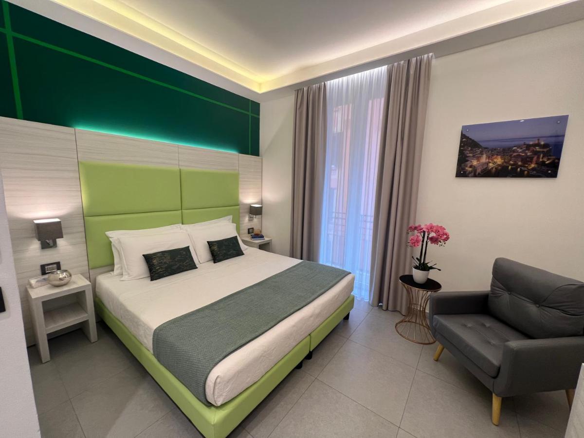 Standard King Room,644766753:JPEG