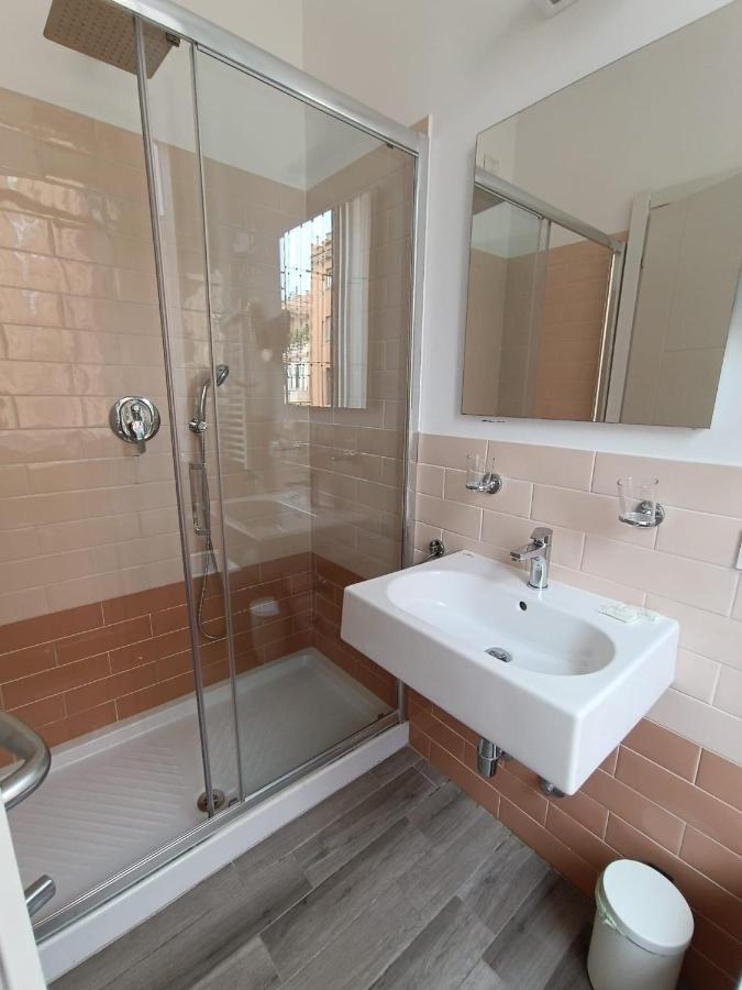 Standard Single Room French Bed,1388237915:JPEG