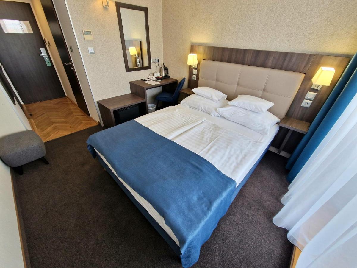 Superior Double Room Balcony,1388587382:JPEG