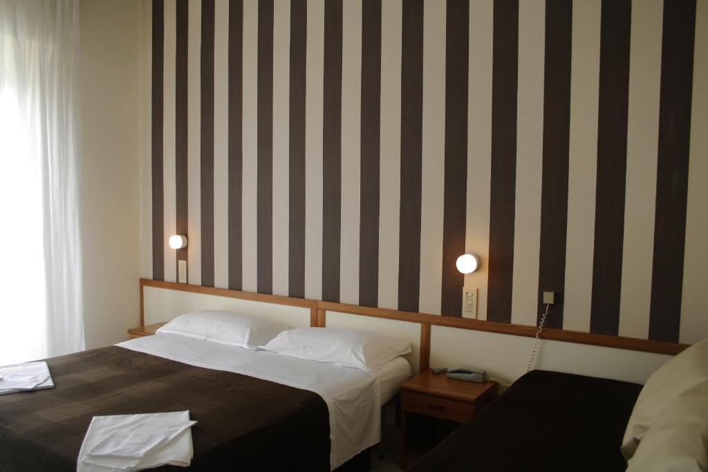 Quadruple Room,746171087:JPEG
