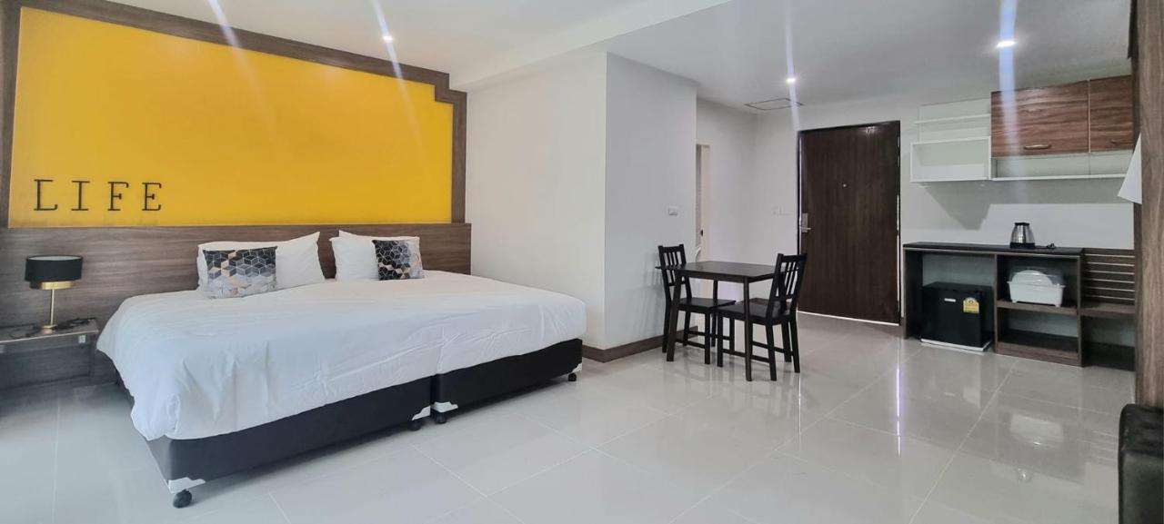 Triple Room,770506102:JPEG