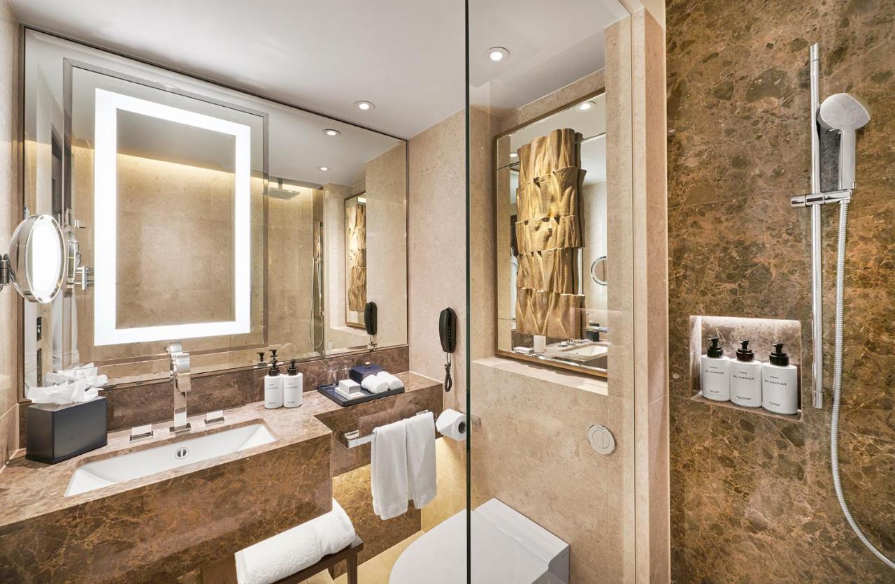 One-Bedroom Suite Mayfair Floor,1432799749:JPEG