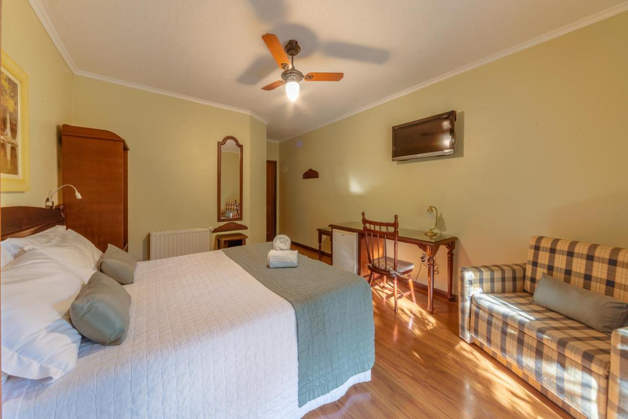 Deluxe Double or Twin Room,1393848647:JPEG