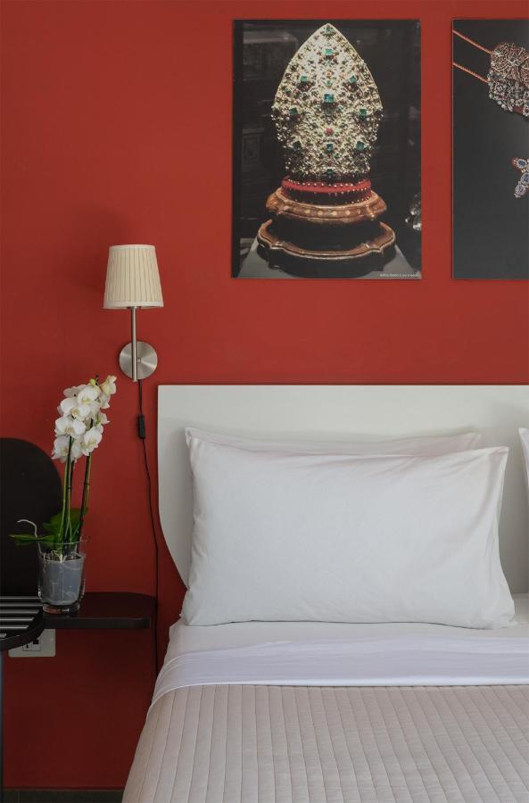 Double or Twin Room,1393946960:JPEG