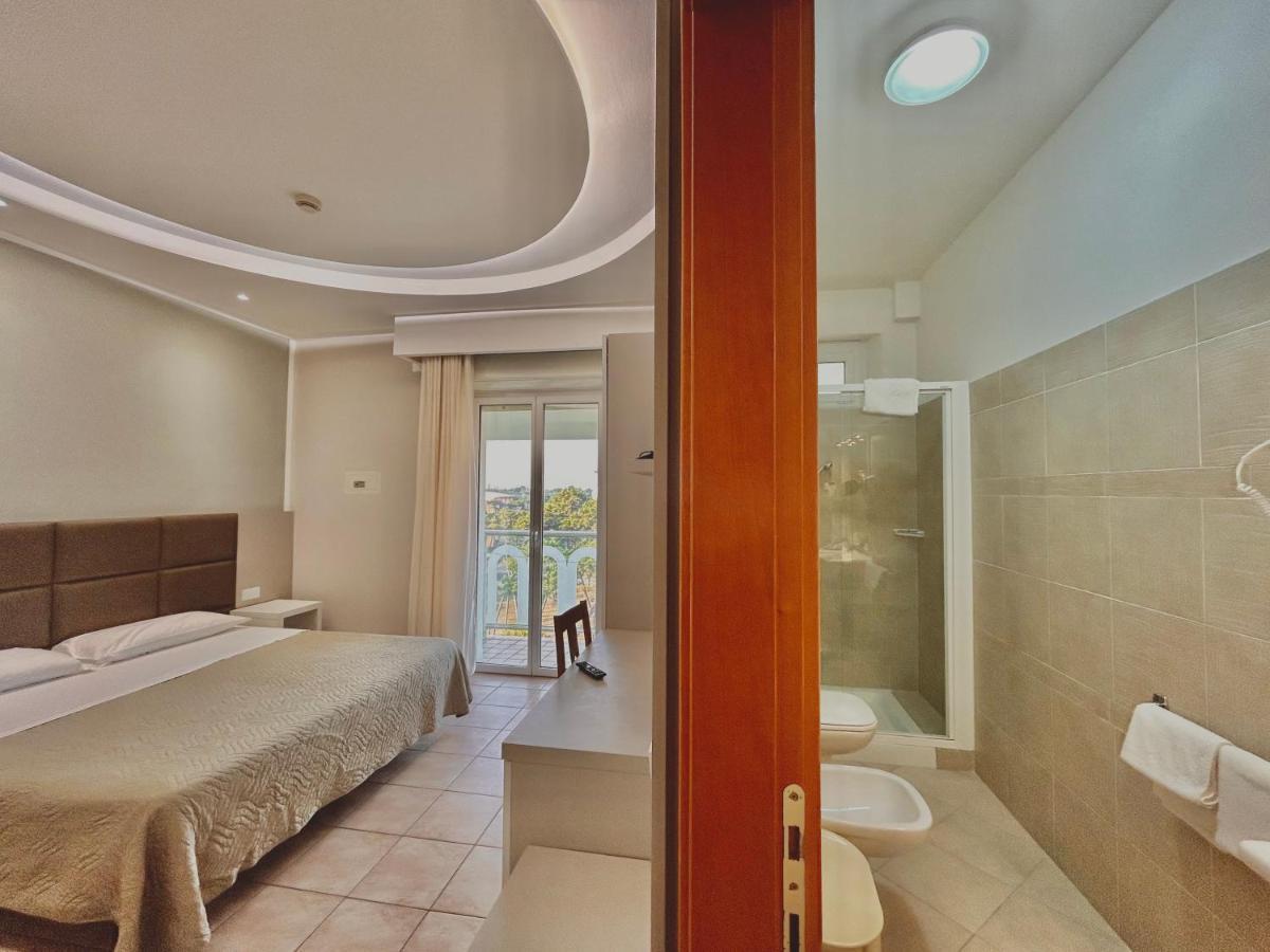 Classic Double or Twin Room,1446801415:JPEG