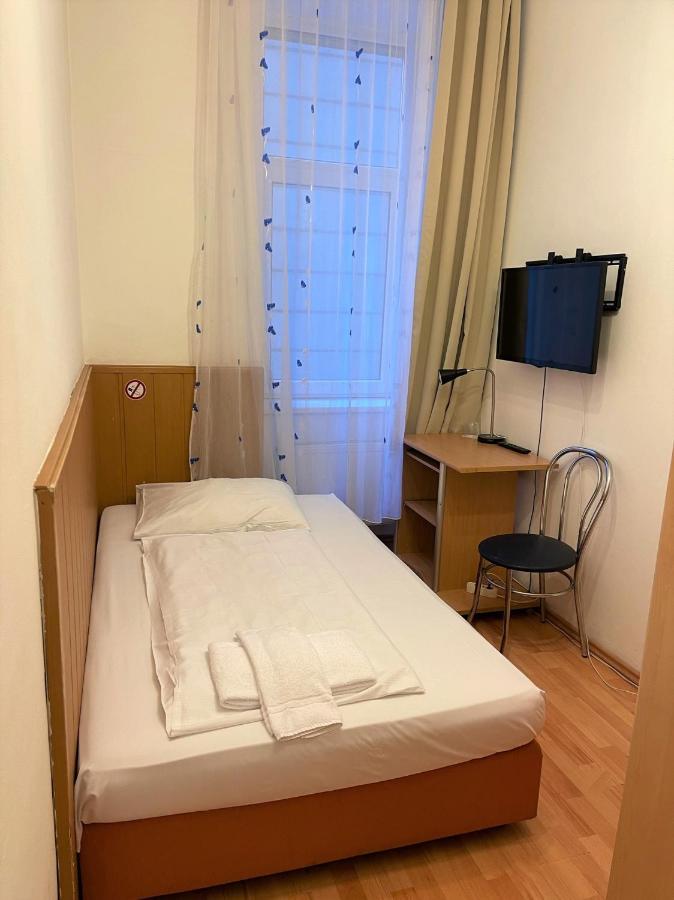 Budget Single Room,1396837775:JPEG